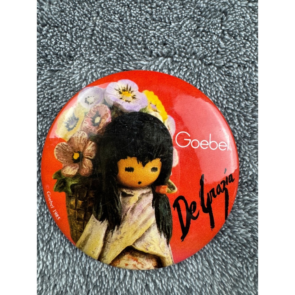 Vintage 1985 Goebel De Grazia Pin Back Button Girl with Flowers Red 3 Inch - Picture 2 of 6